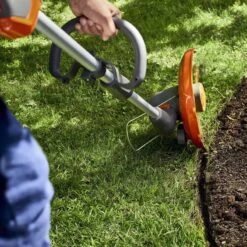 Husqvarna 110iL Accu Trimmer Incl Accu En Lader 3 Husqvarna 110iL Accu Trimmer Incl Accu En Lader -Beste Tuinmachines Winkel 19780 3 800x800 1